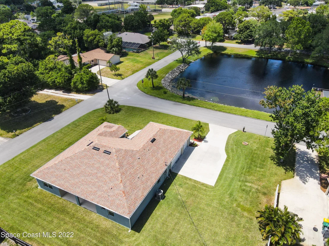 Photo of 335 Pine Boulevard