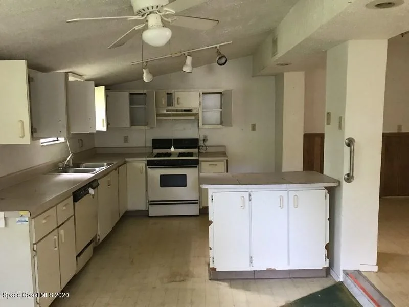 Photo of 2565 Johnson Drive