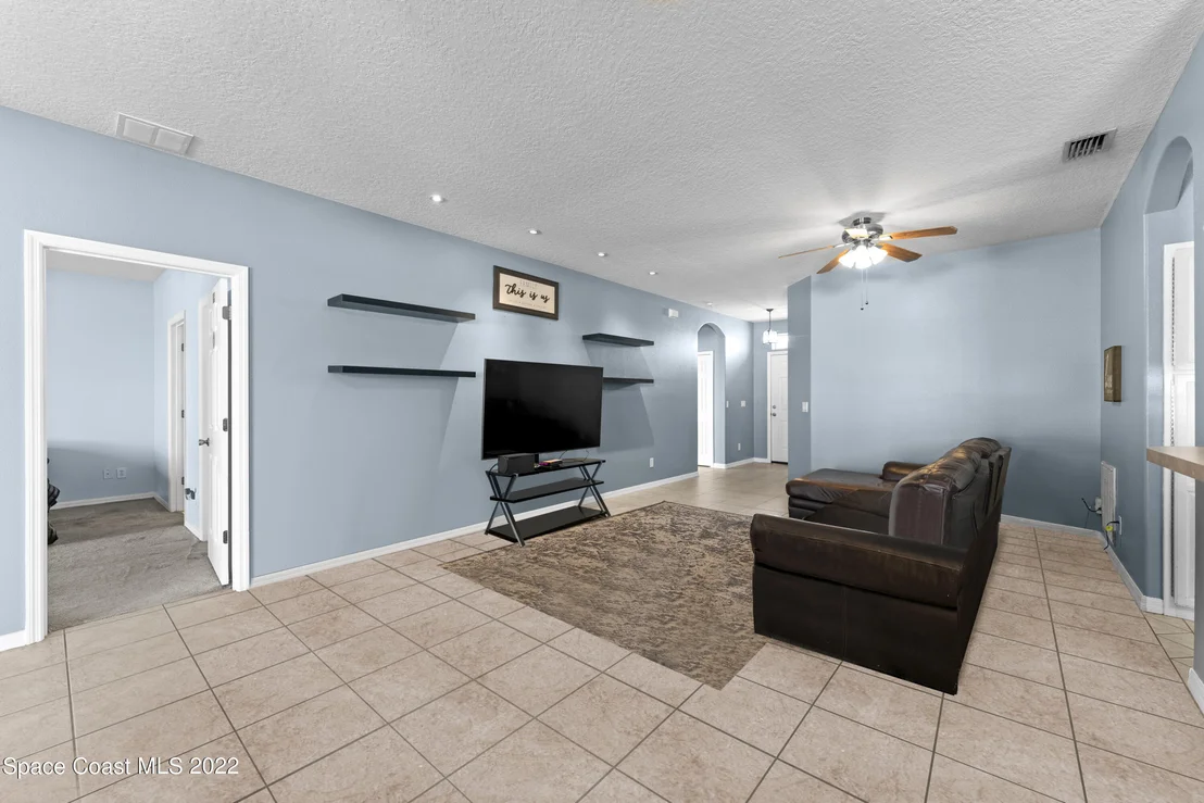 Photo of 682 Cressa Circle