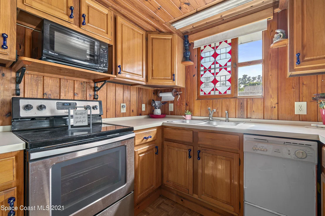 Photo of 4670 Robert Street