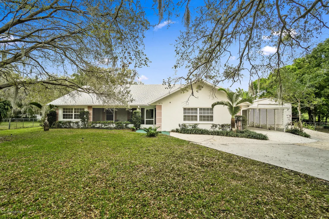 Photo of 720 Central Boulevard