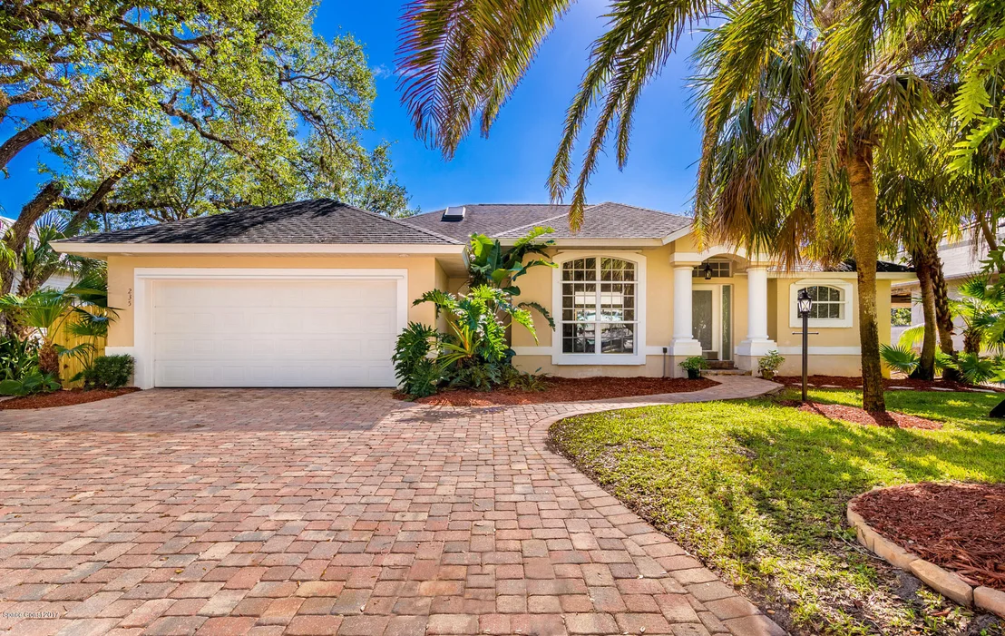 Photo of 235 Pelican Drive