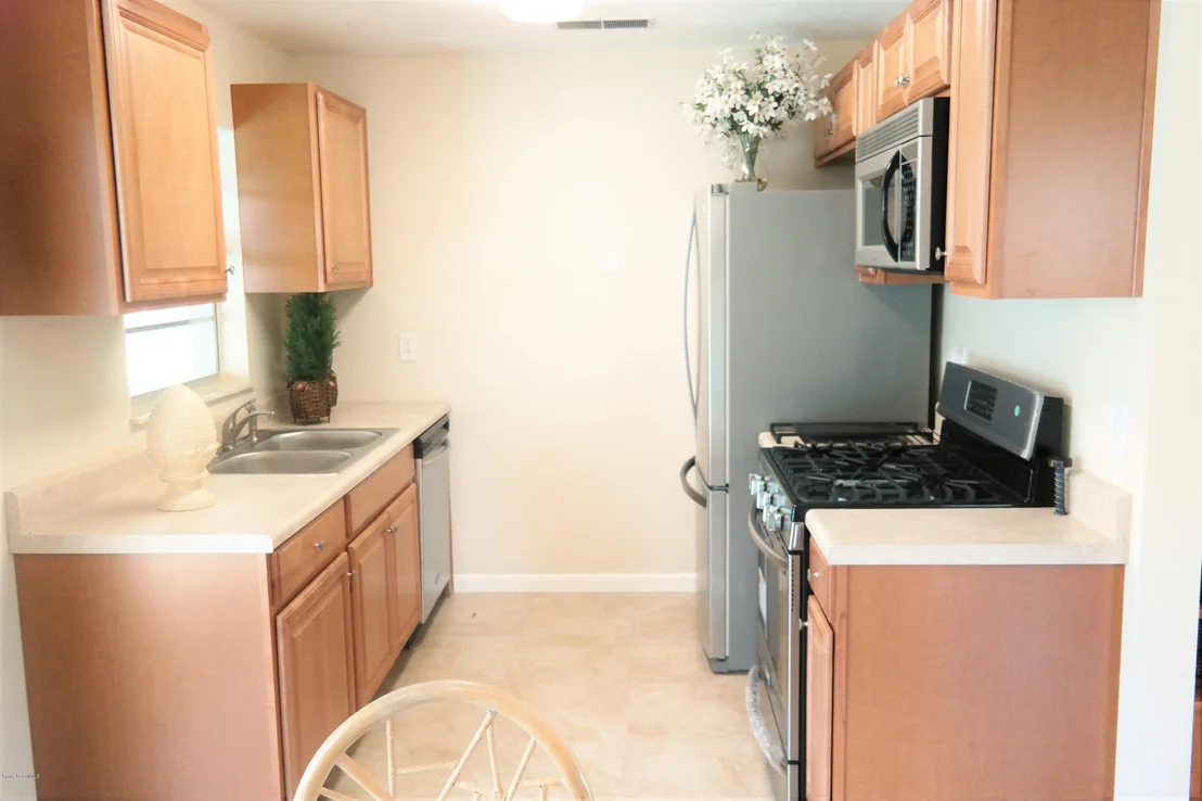 Photo of 545 Chantilly Drive