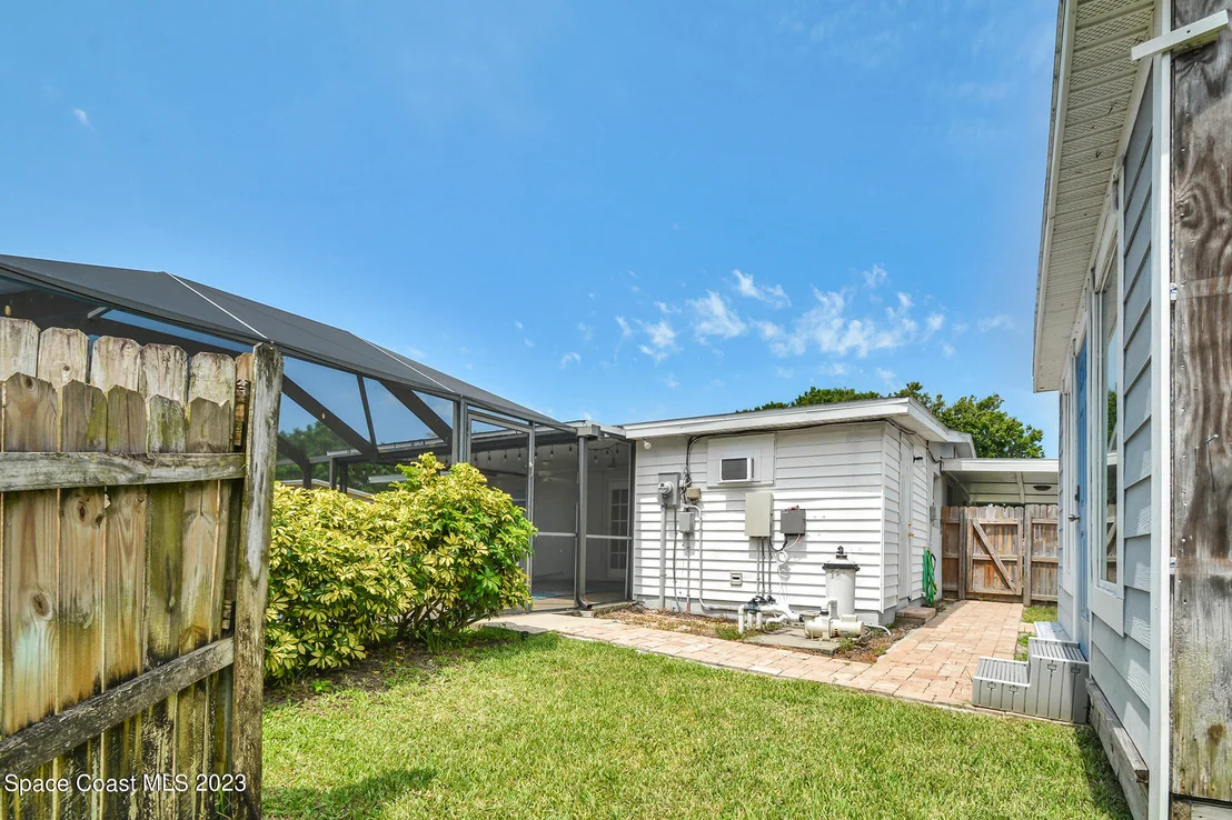 Photo of 1457 Albert Drive