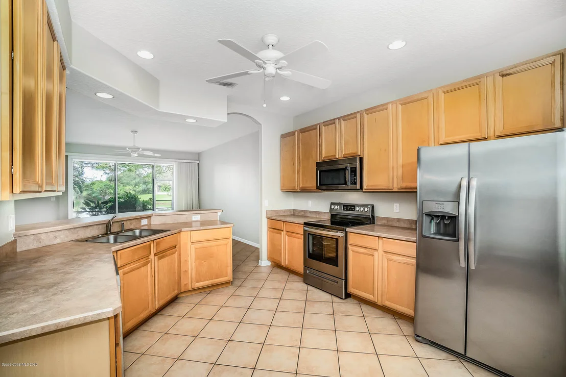 Photo of 4660 Portage