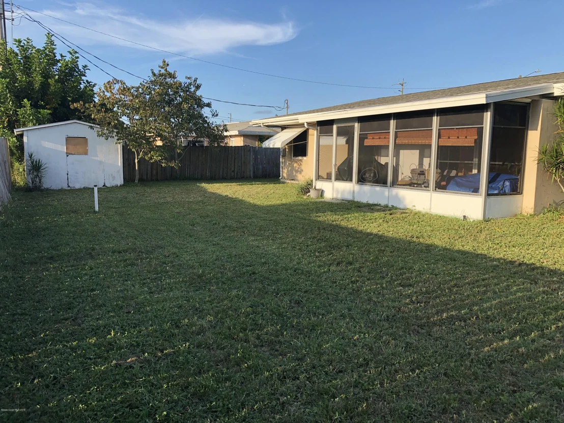 Photo of 816 Bianca Drive NE