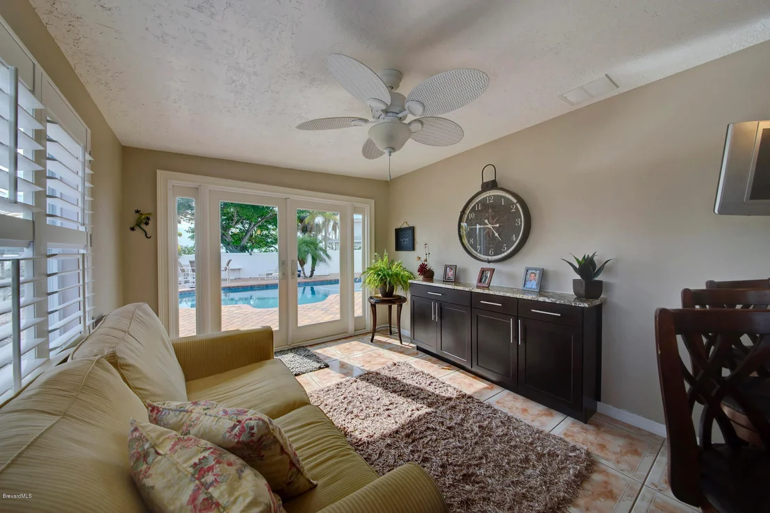 Photo of 469 Angelo Lane