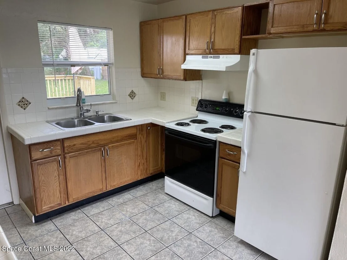Photo of 2521 Vernon Drive NE