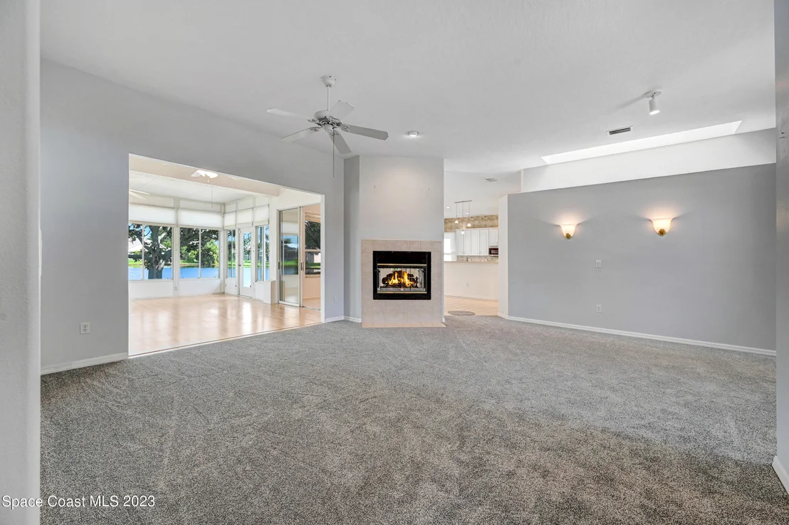 Photo of 954 Somerset Lane