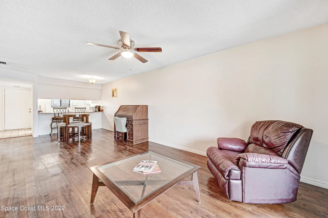 Photo of Unit 207 at 1720 Murrell Road