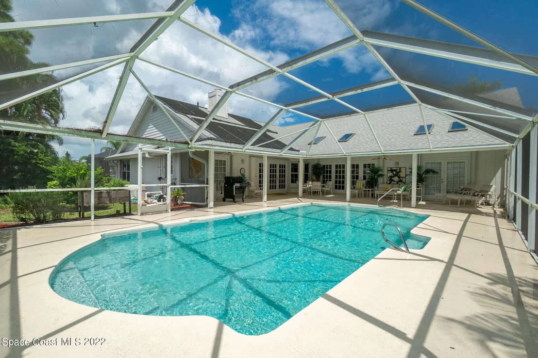 Photo of 686 Rossmoor Circle