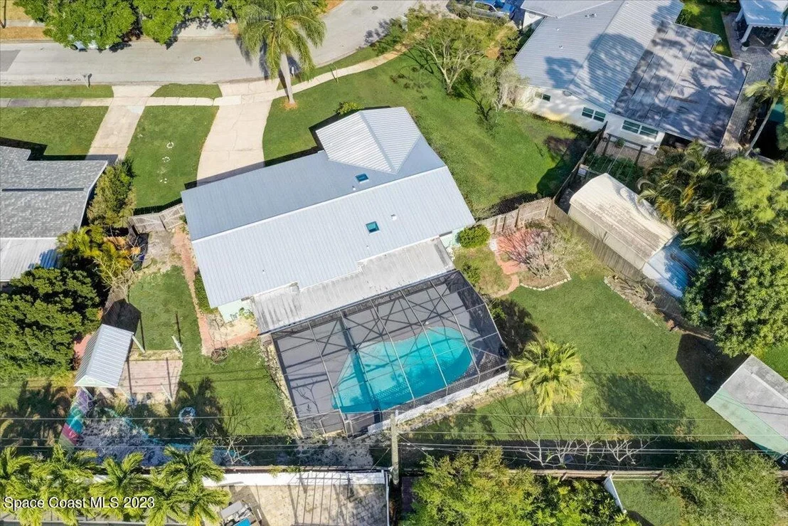Photo of 953 Lexington Road