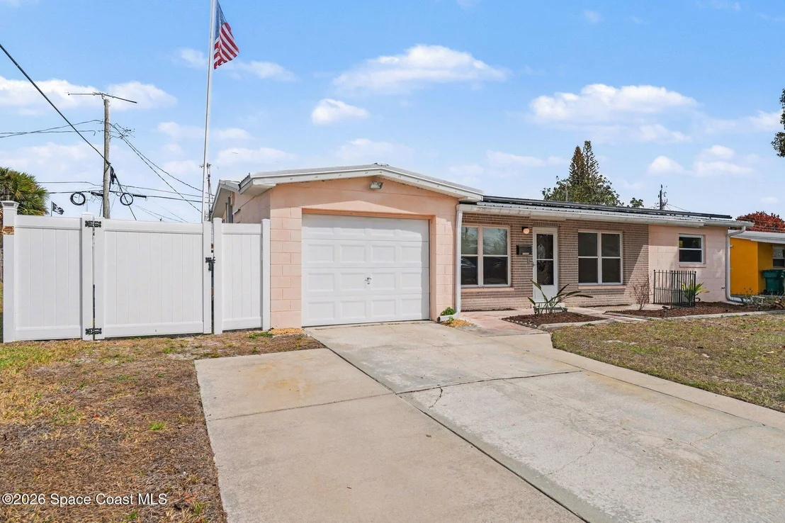 Photo of 1714 Hudson Circle N