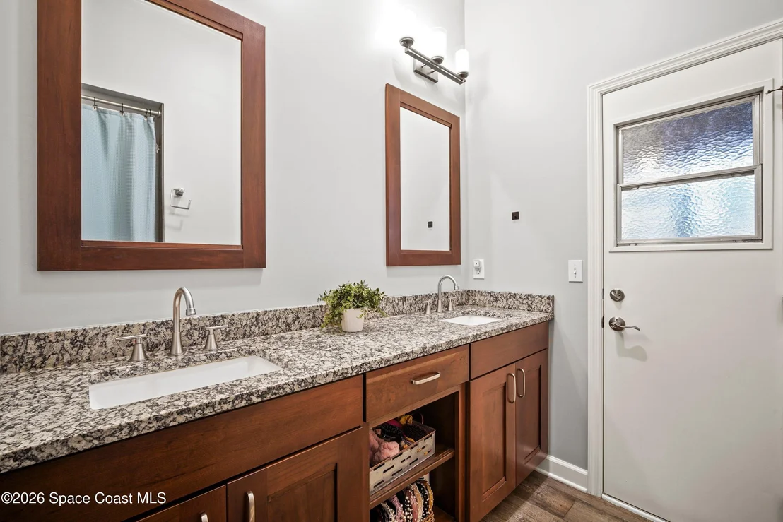 Photo of 572 Lake Ashley Circle