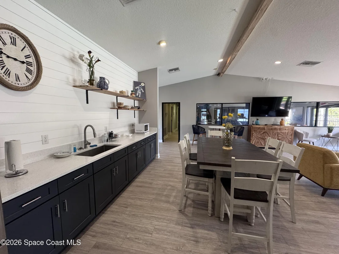 Photo of 2885 Regency Drive