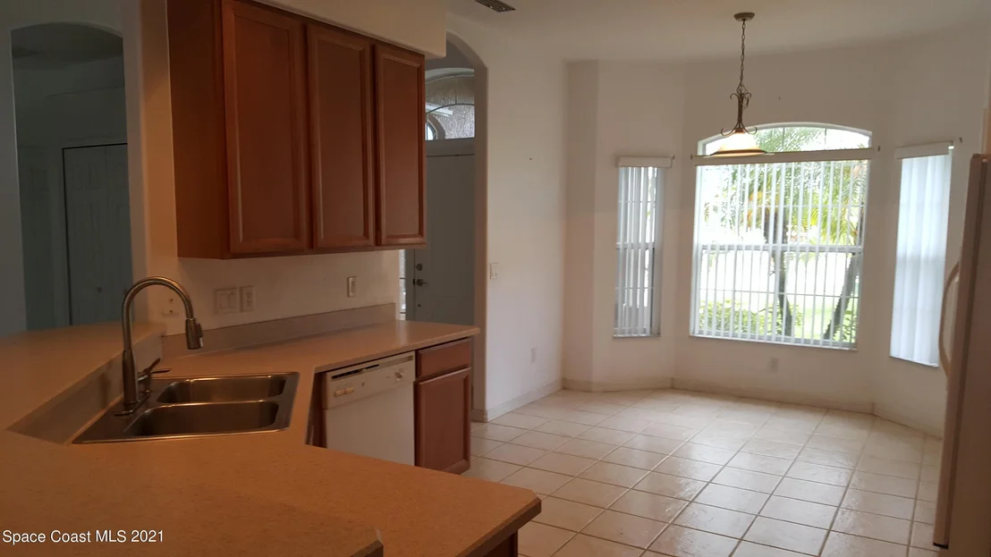 Photo of 4730 Portage Trail