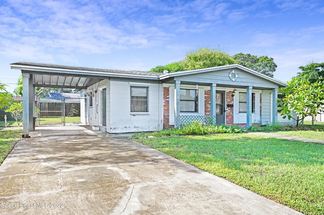 Photo of 995 Beacon Road
