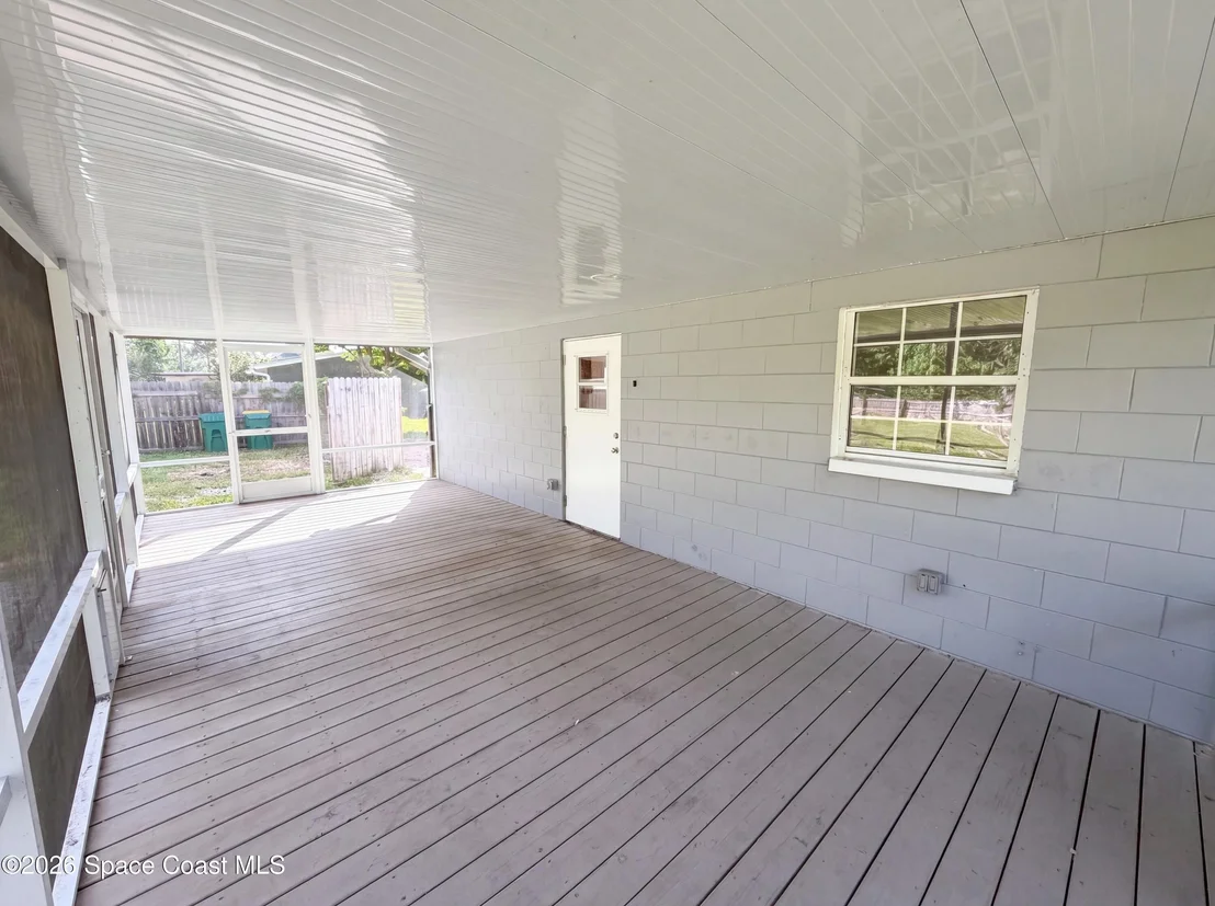 Photo of 1057 Lakemoor Boulevard