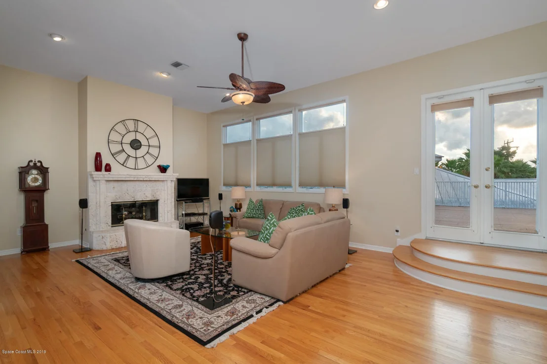 Photo of 865 N Indian River Drive N
