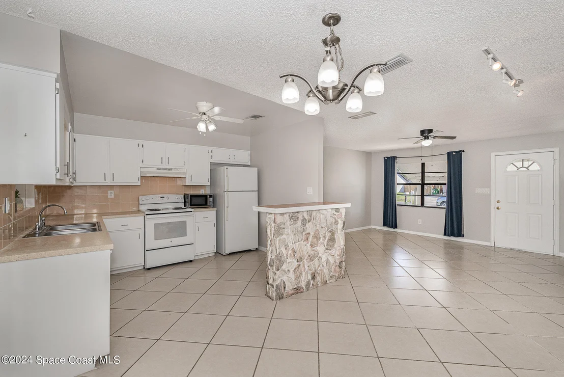Photo of 7180 Pluto Avenue