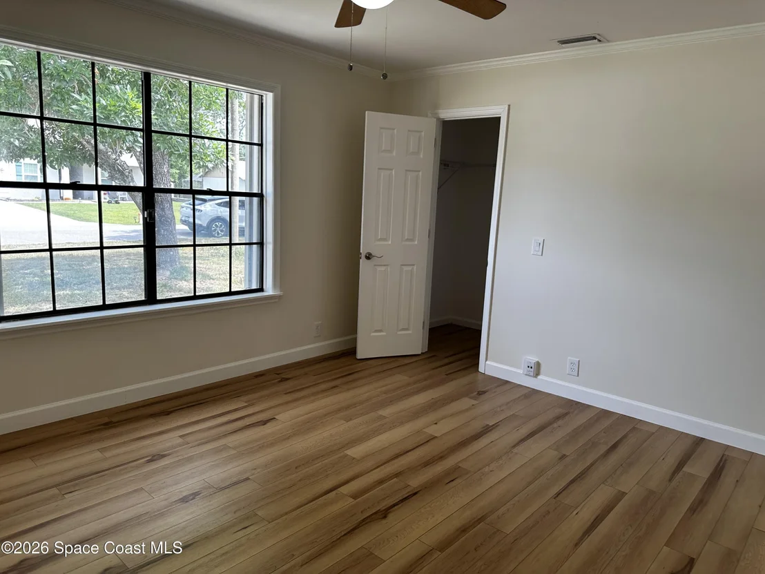 Photo of 6074 Aires Avenue