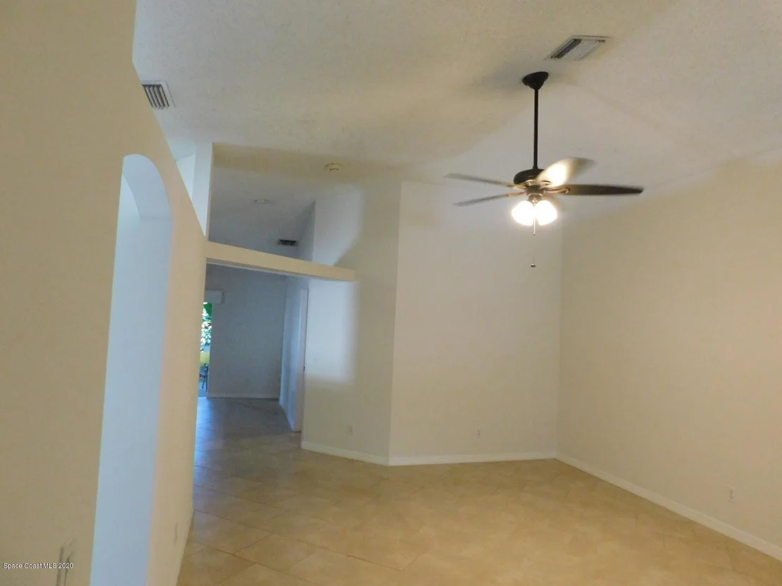Photo of 485 Benton Drive