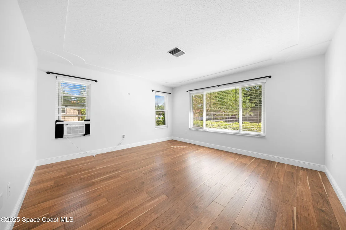 Photo of 611 Dundee Circle
