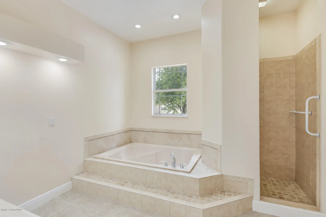 Photo of 1227 Holmes Street