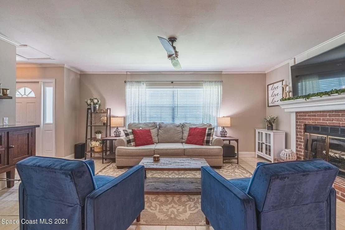 Photo of 818 Hanover Court