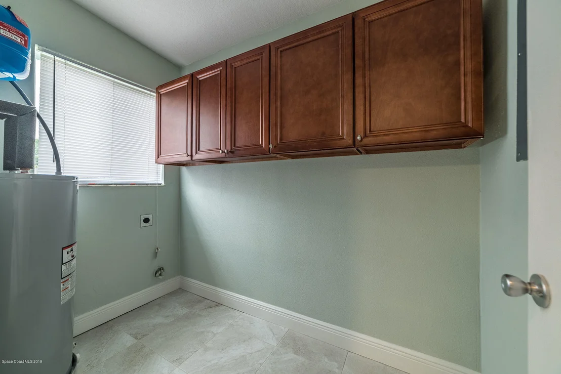 Photo of 954 Bianca Drive NE