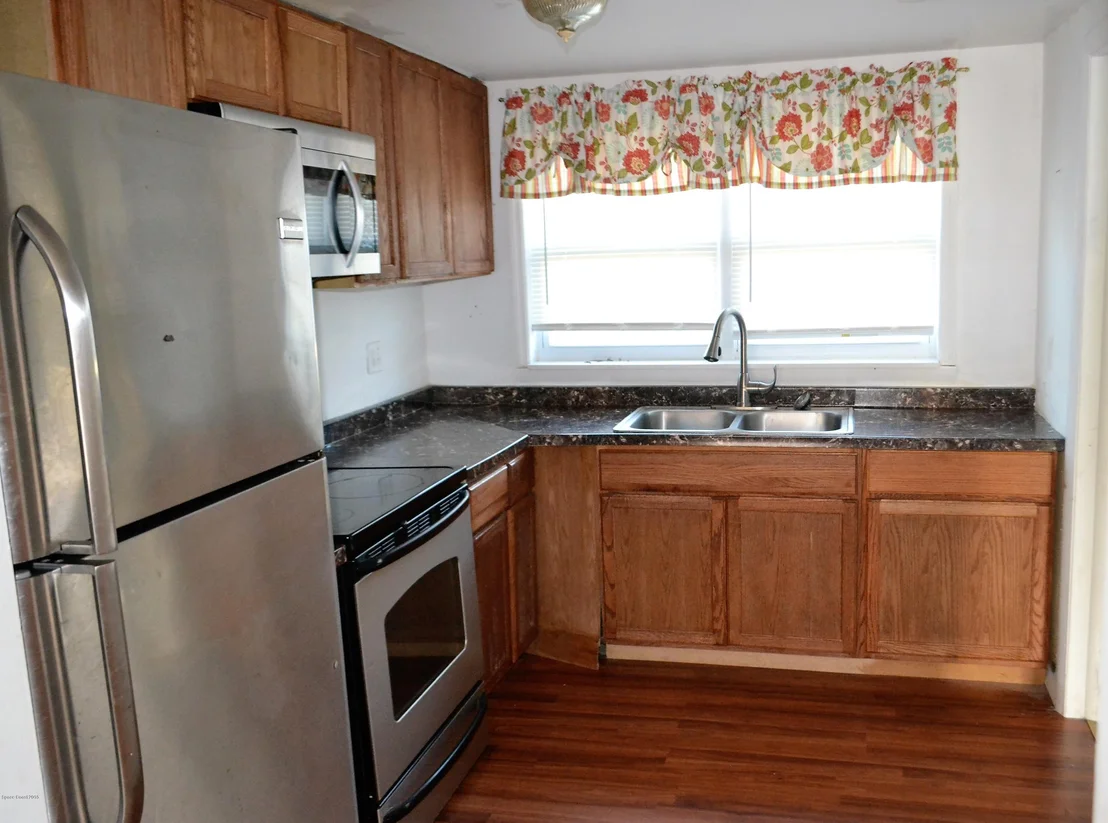 Photo of 2255 Elm Street