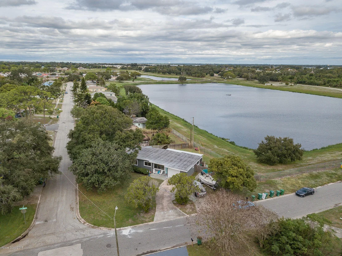 Photo of 812 W Highland Drive