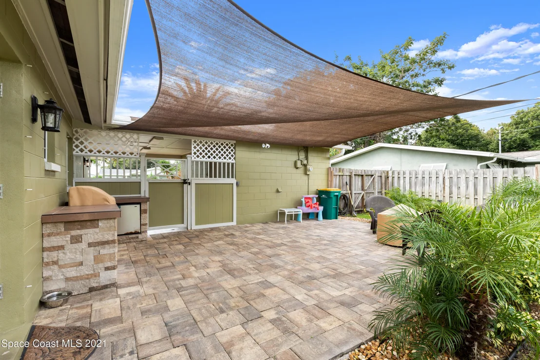 Photo of 2416 Lakeview Drive