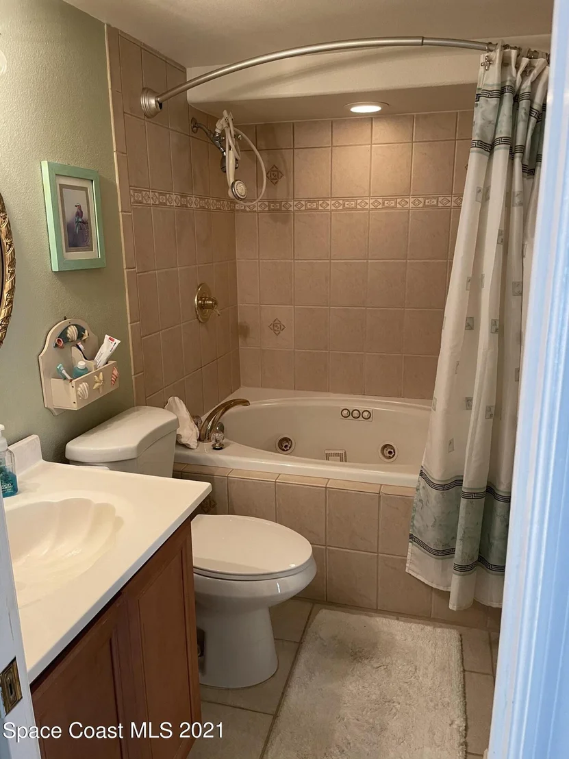Photo of 1631 Old Colonial Way