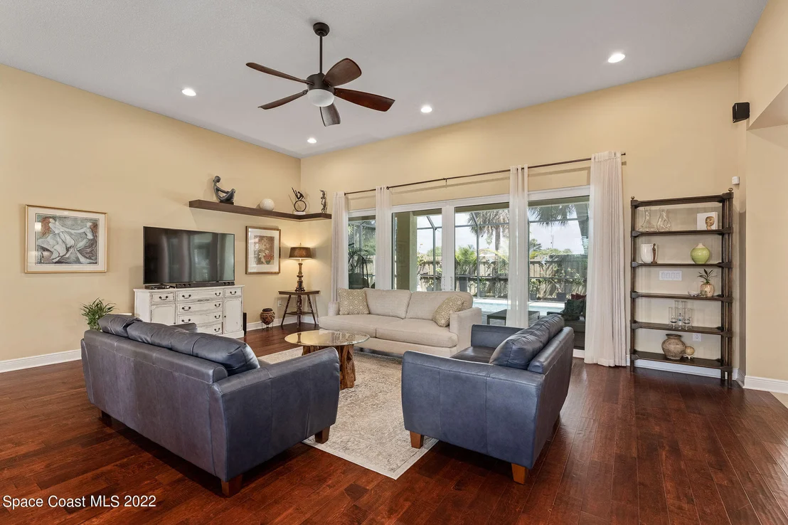Photo of 130 7th Avenue