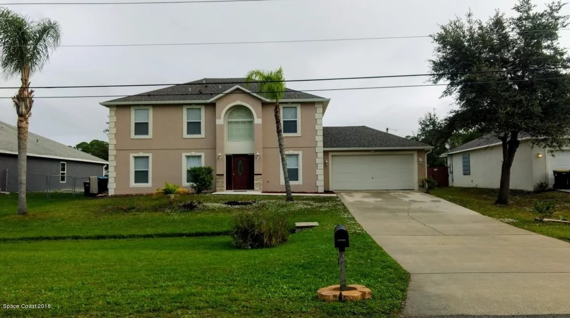 Photo of 2981 Eldron Boulevard SE
