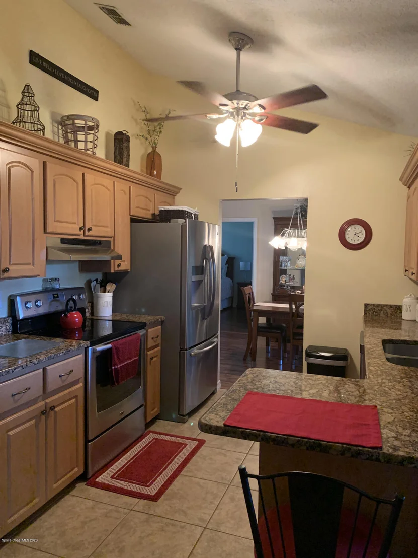 Photo of 5275 Devon Street
