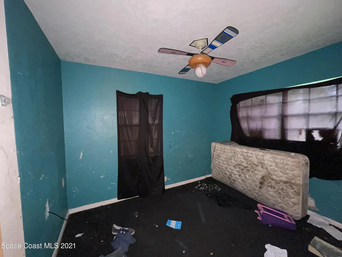 Photo of 350 Palm Avenue