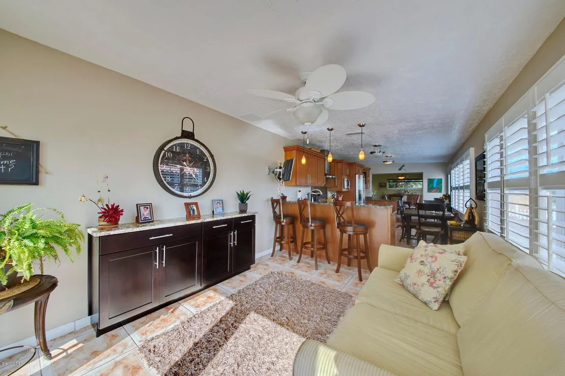 Photo of 469 Angelo Lane