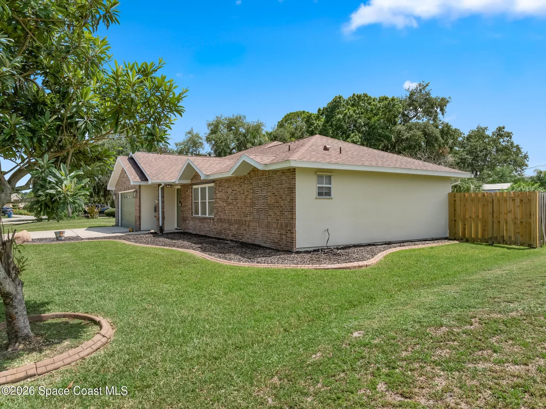 Photo of 606 Seven Gables Circle SE