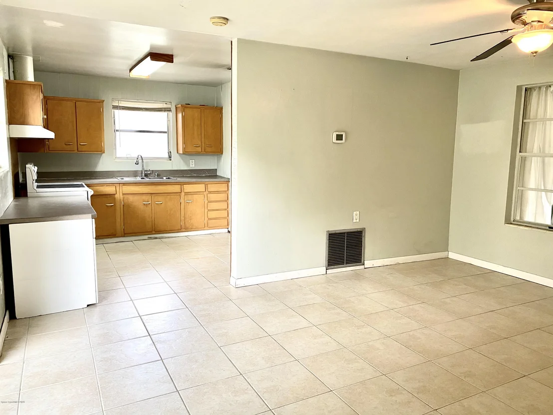 Photo of 1205 Vassar Lane