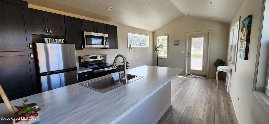 Photo of 215 Flamingo Drive