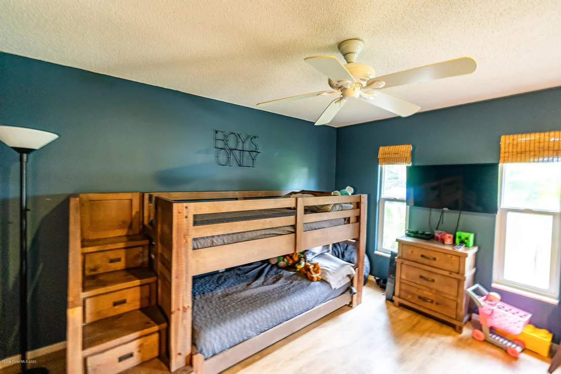 Photo of 1266 NE Cabot Drive NE
