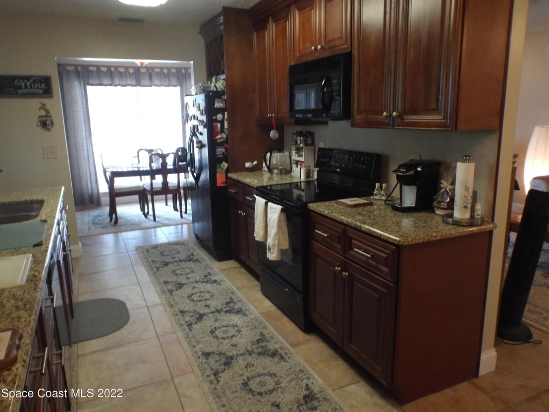 Photo of 2978 Redgrove Drive NE