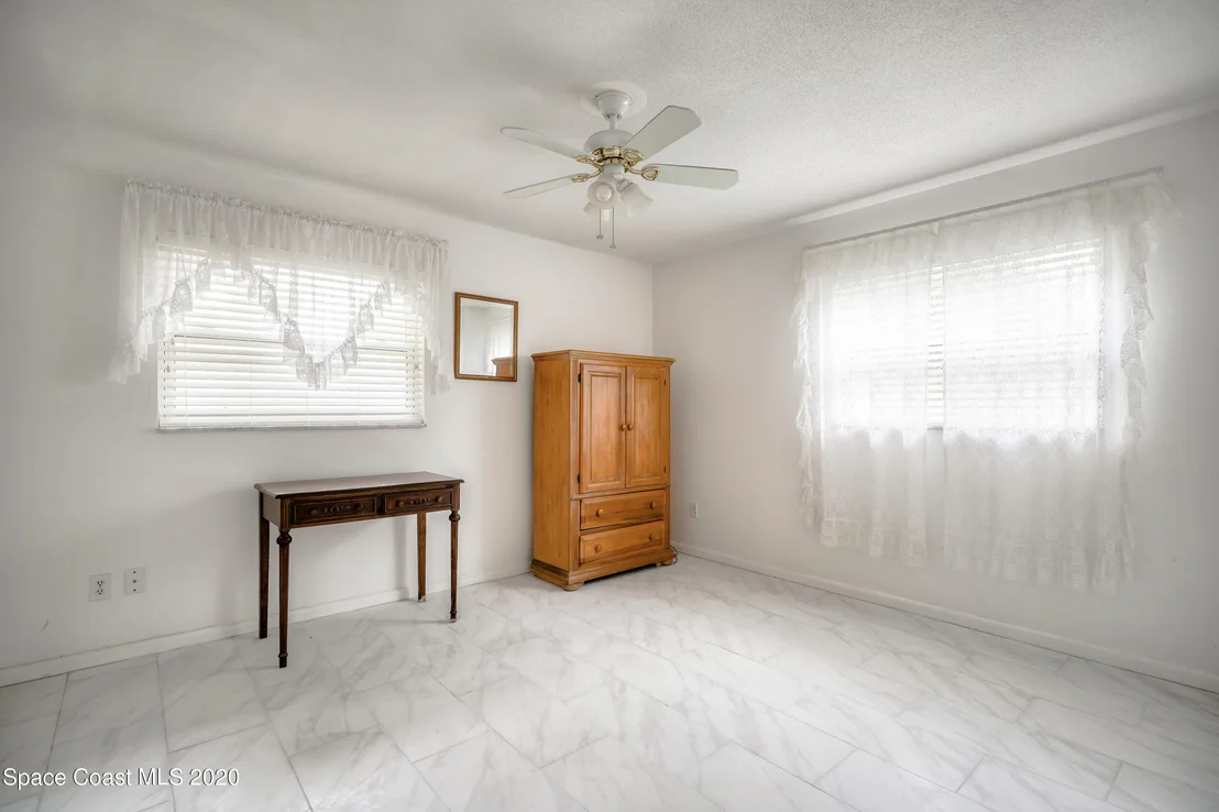 Photo of 304 HAMLIN Avenue
