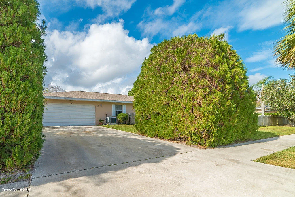 Photo of 700 Montclair Road NE
