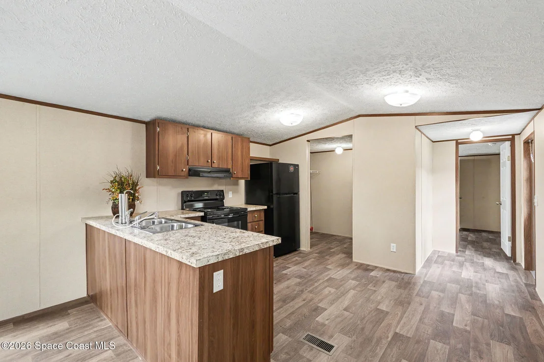Photo of 2075 Parrish Road
