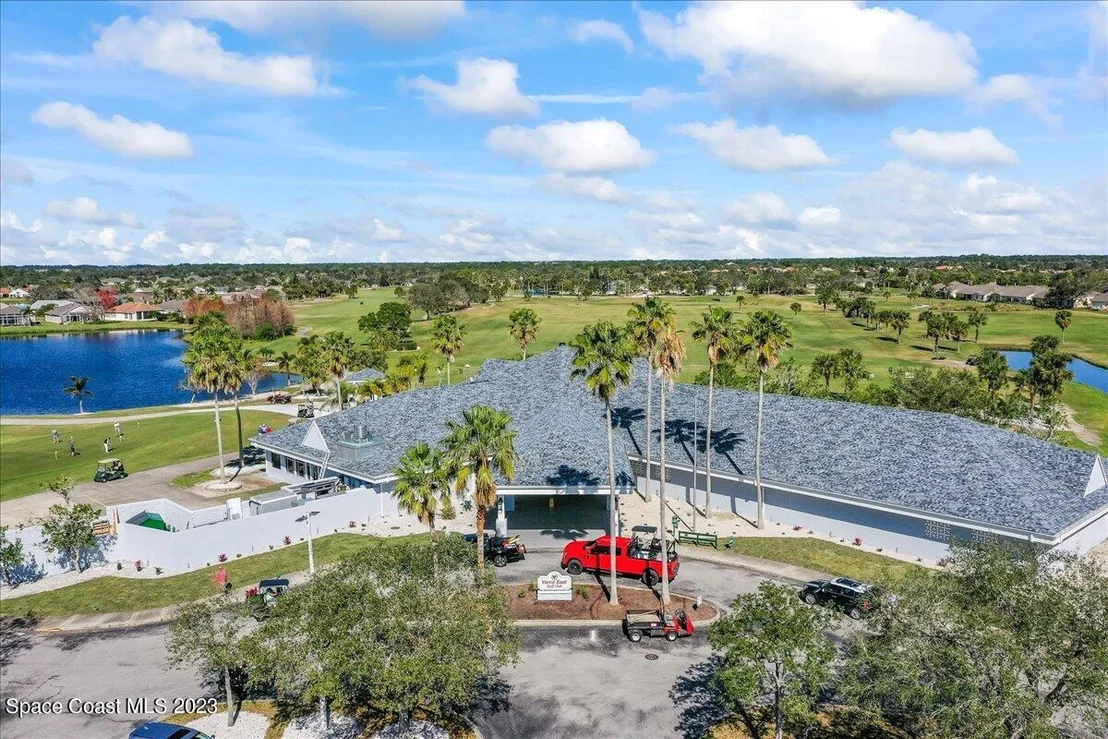 Photo of 1925 Golf Vista Boulevard