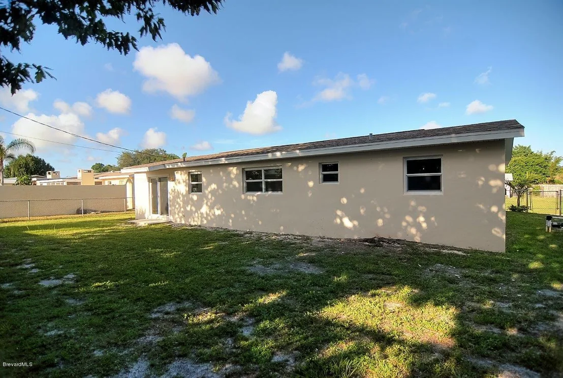 Photo of 524 E Ford Circle