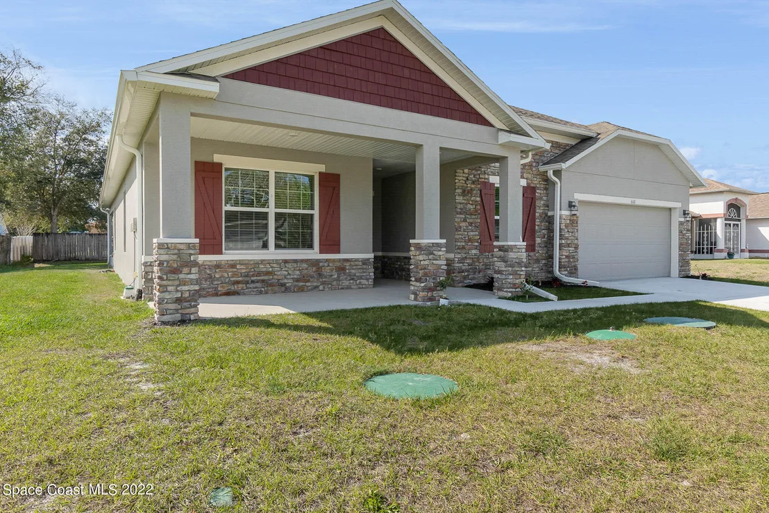 Photo of 660 Seven Gables Circle SE